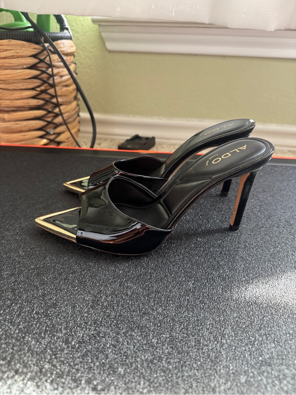 Aldo Black Patent Pointed Toe Stiletto Heels - Picture 2 of 4